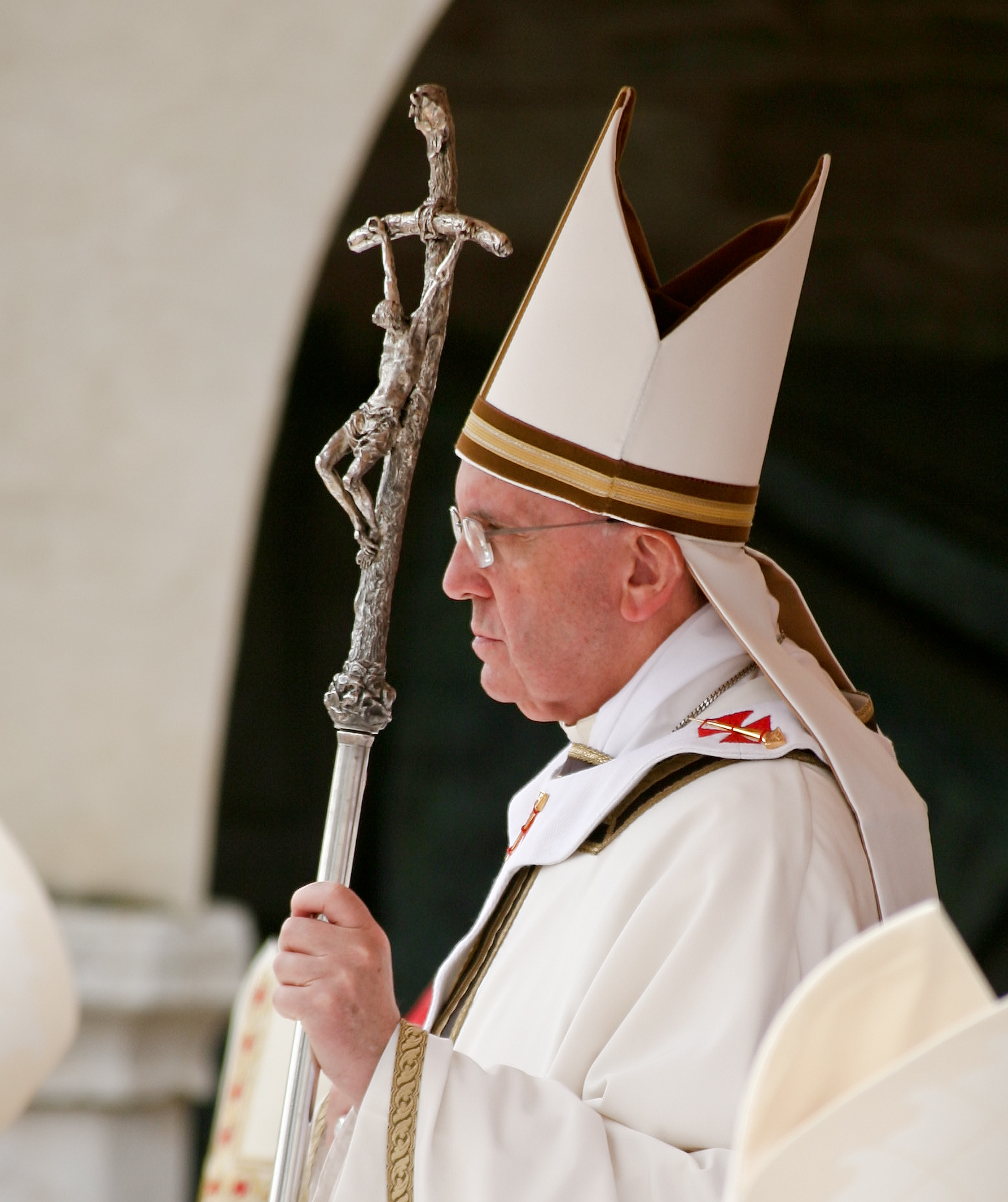 Papst Franziskus, Stab / Ferula, Mitra, Bischof von Rom