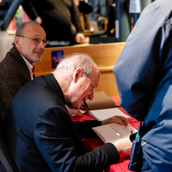 Signierstunde / Erzdiözese Wien/ Schönlaub, Stephan Schönlaub