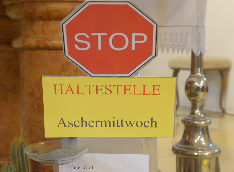 Was besagt das Aschenkreuz am  Aschermittwoch?