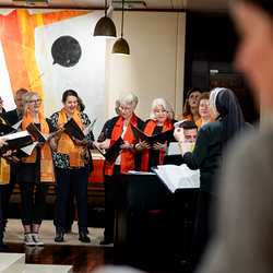 Weihe Altarbild AKH / Erzdiözese Wien/ Schönlaub, Stephan Schönlaub