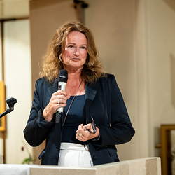 Weihe Altarbild AKH / Erzdiözese Wien/ Schönlaub, Stephan Schönlaub