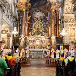 400 Mesnerinnen und Mesner bei österreichweiter Wallfahrt / Erzdiözese Wien/Schönlaub, Stephan Schönlaub 400 Mesnerinnen und Mesner bei österreichweiter Wallfahrt