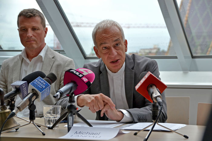 Michael Landau